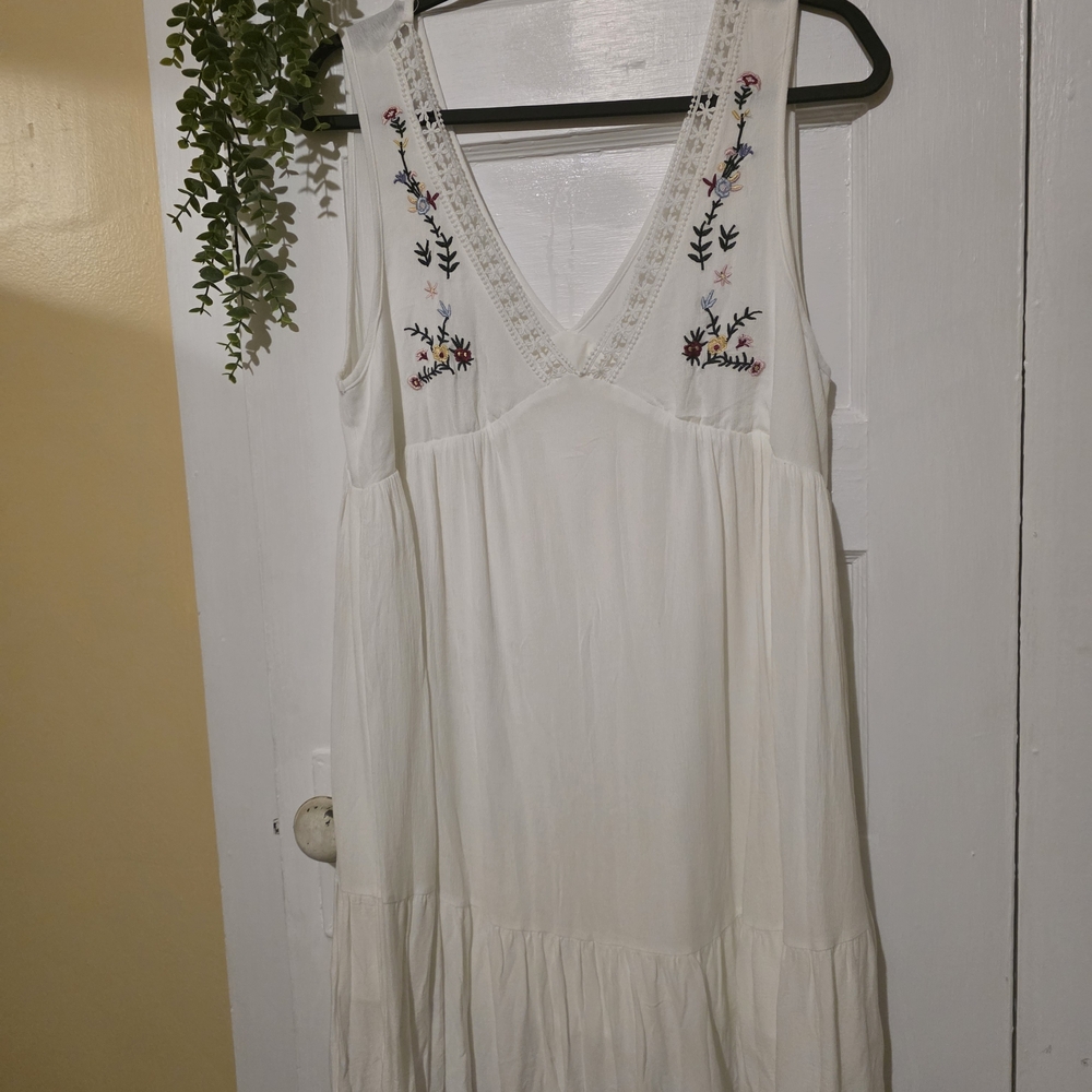 SHEIN White Midi Dress with Floral Embroidery